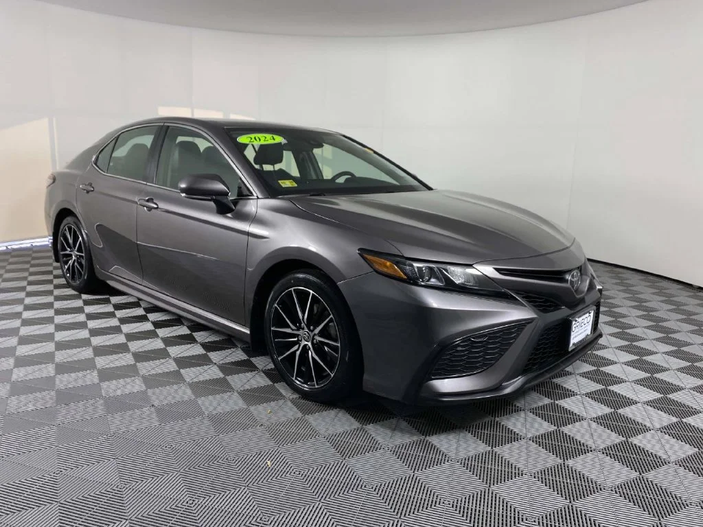 Used 2024 Predawn Gray Mica Toyota SE image 1