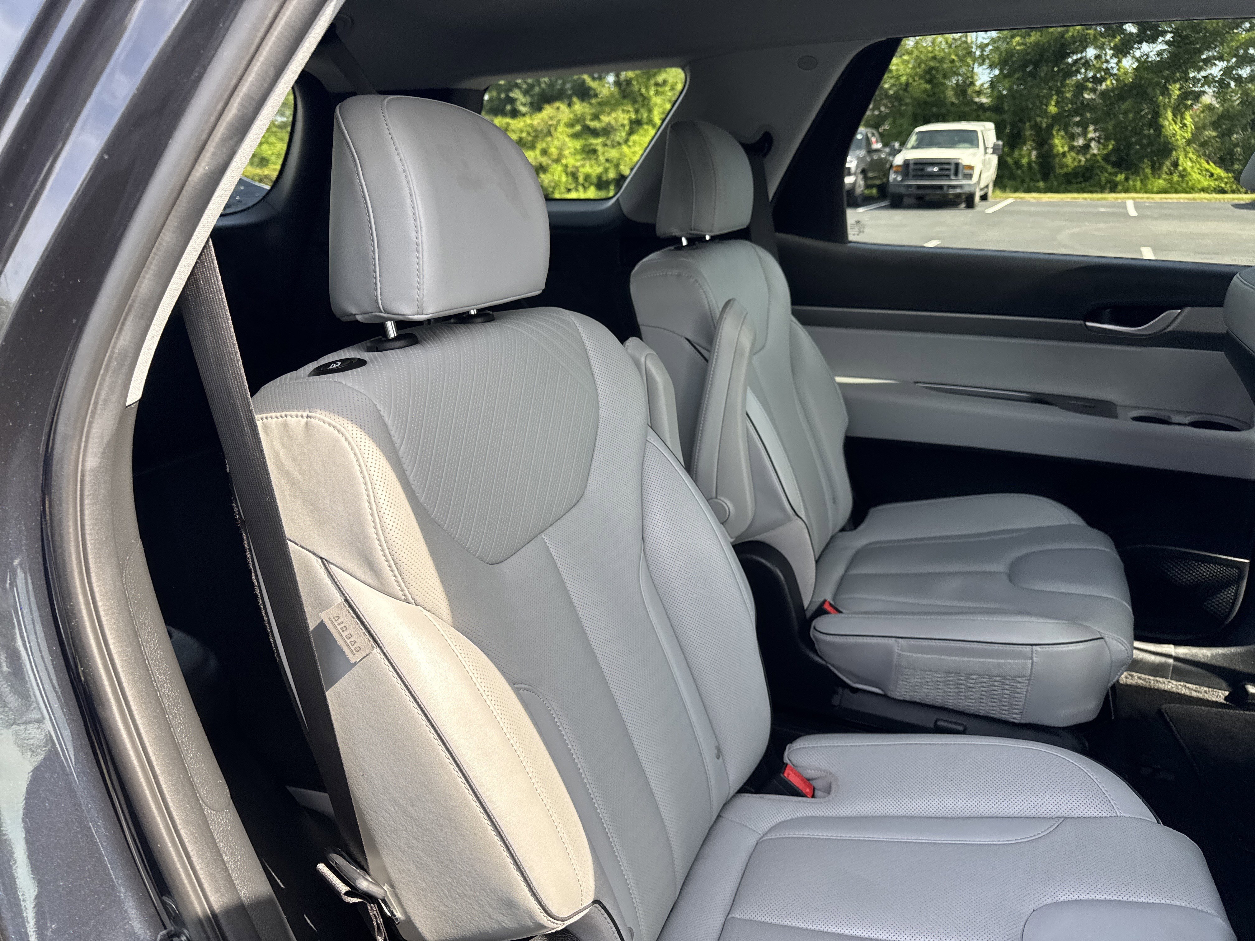 Used 2025 Moonlight Cloud Hyundai SEL image 30
