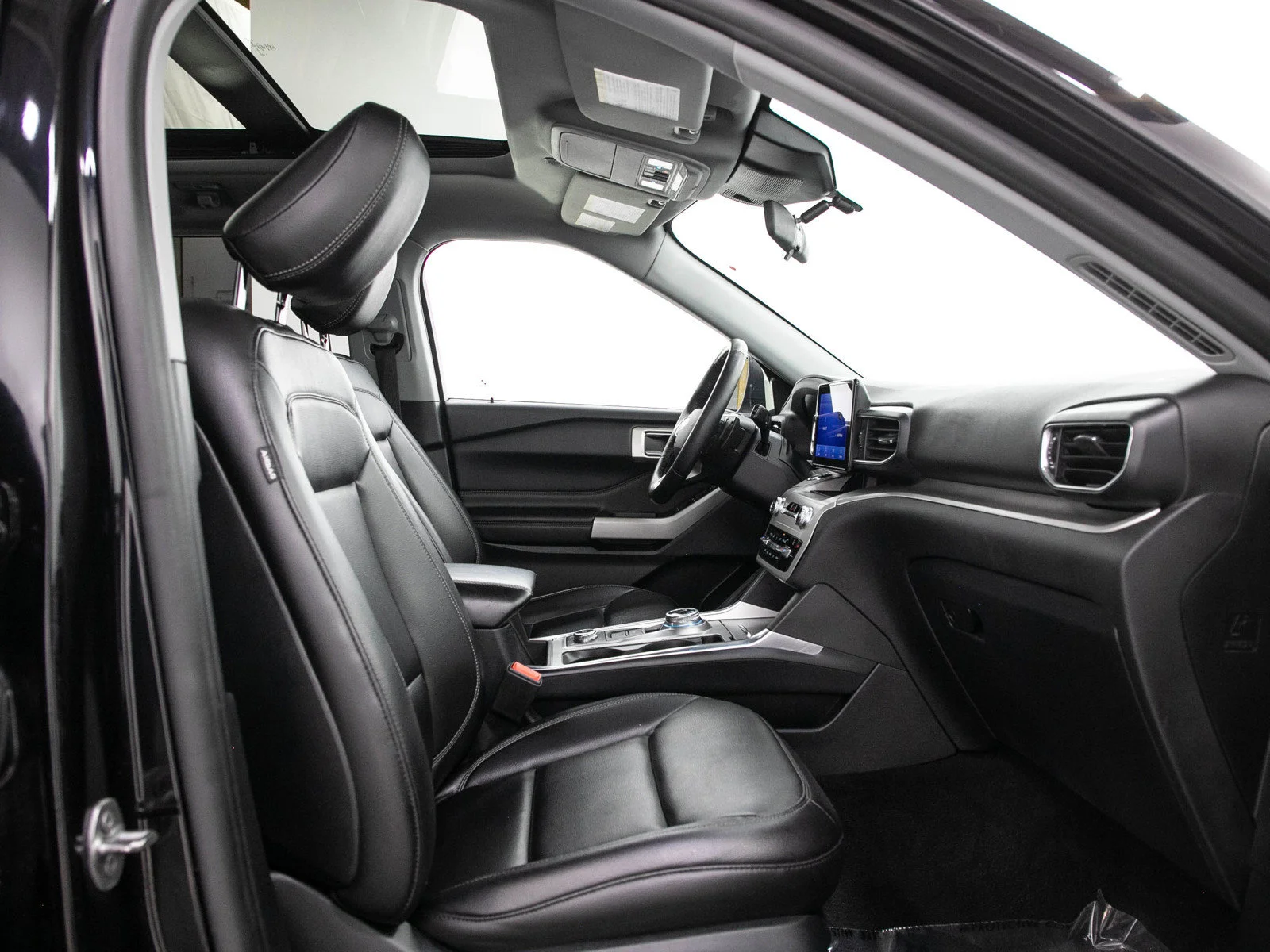 Used 2020 Black Metallic Ford XLT image 13