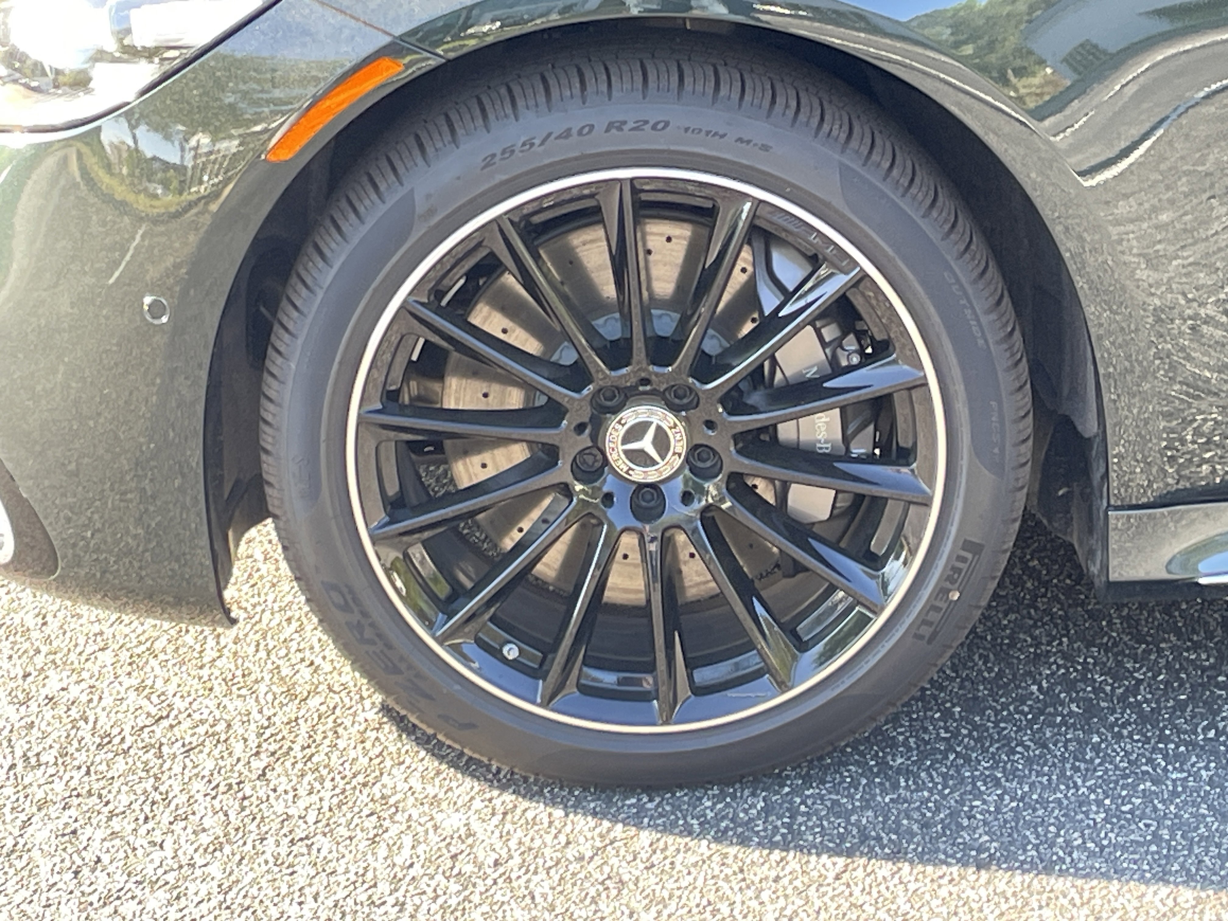 New 2026 MANUFAKTUR Exclusive Allanite Green Metallic Mercedes-Benz S 580 4MATIC® Sedan image 14