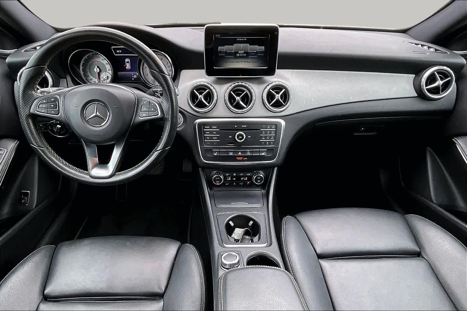 Used 2017 Cirrus White Mercedes-Benz GLA 250 image 15