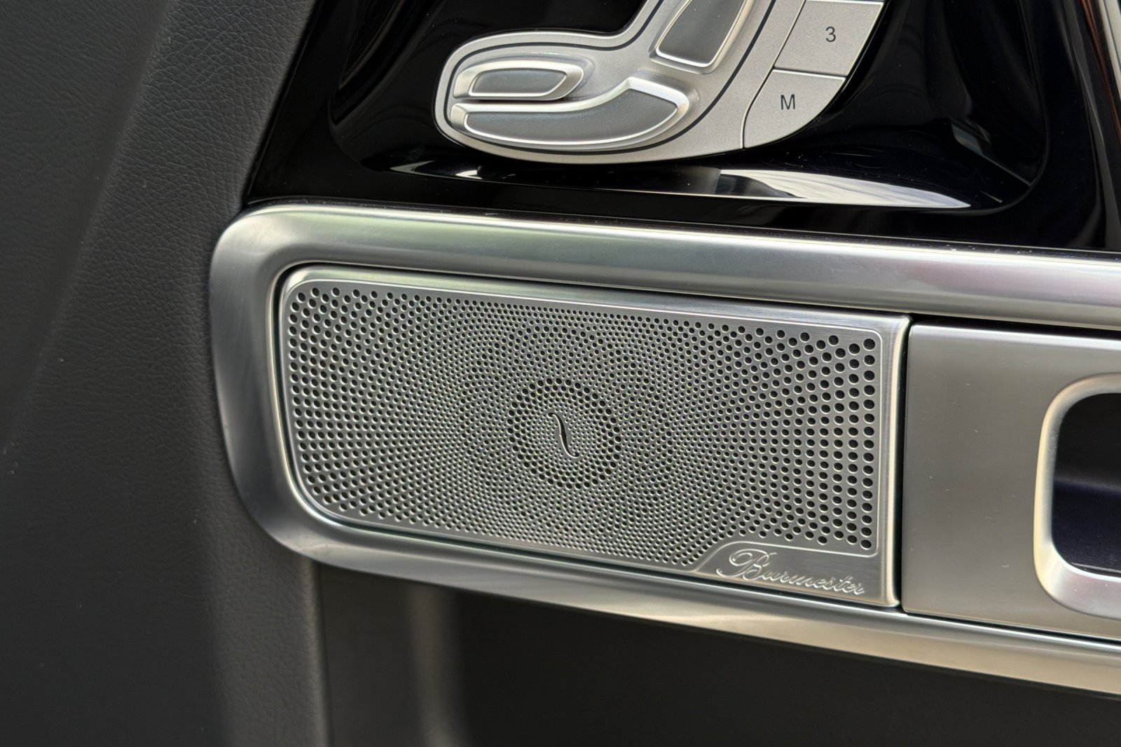 Certified Used 2025 Black Mercedes-Benz G 580 image 6