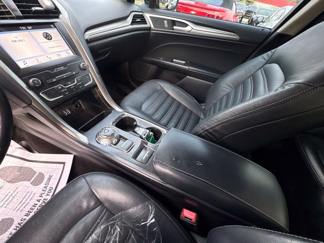 Used 2019 Agate Black Ford SE image 13