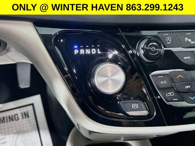 Used 2024 Silver Chrysler Touring L image 16