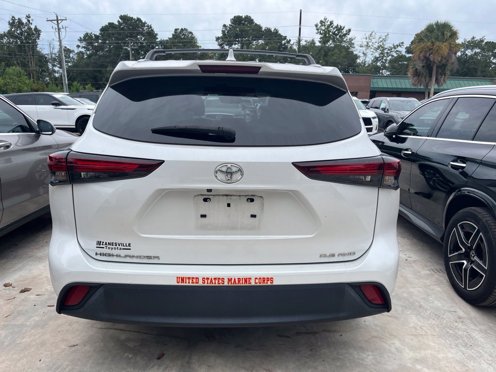 Used 2024 Beige Toyota XLE image 6
