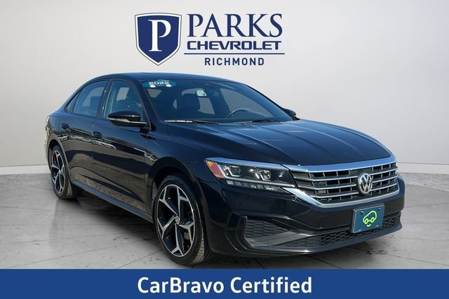 2022 Volkswagen Passat 2.0T R-Line Auto's photo
