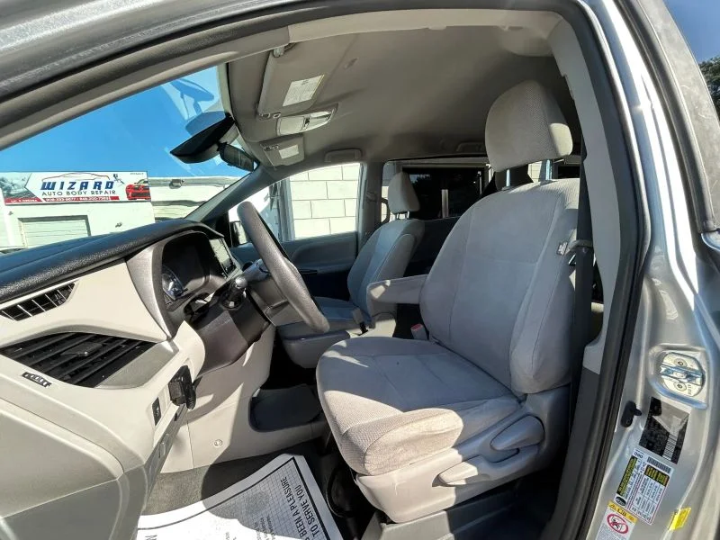 Used 2019 Silver Toyota L Minivan 4D image 37