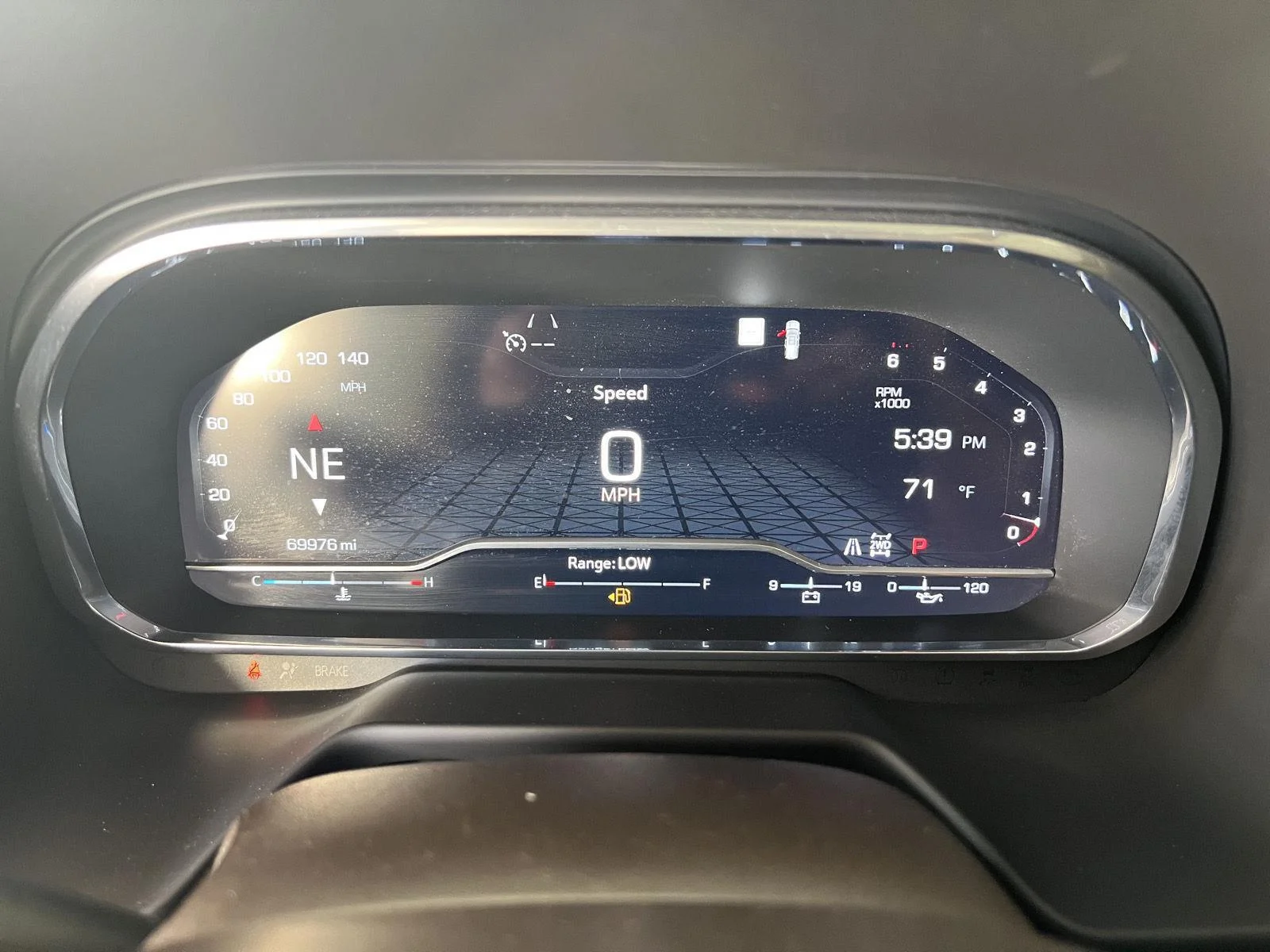 Used 2022 White Frost Tricoat GMC SLT image 16