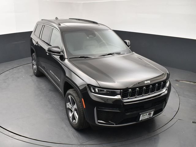New 2026 Diamond Black Crystal Pearl-Coat Exterior Paint Jeep Limited image 13