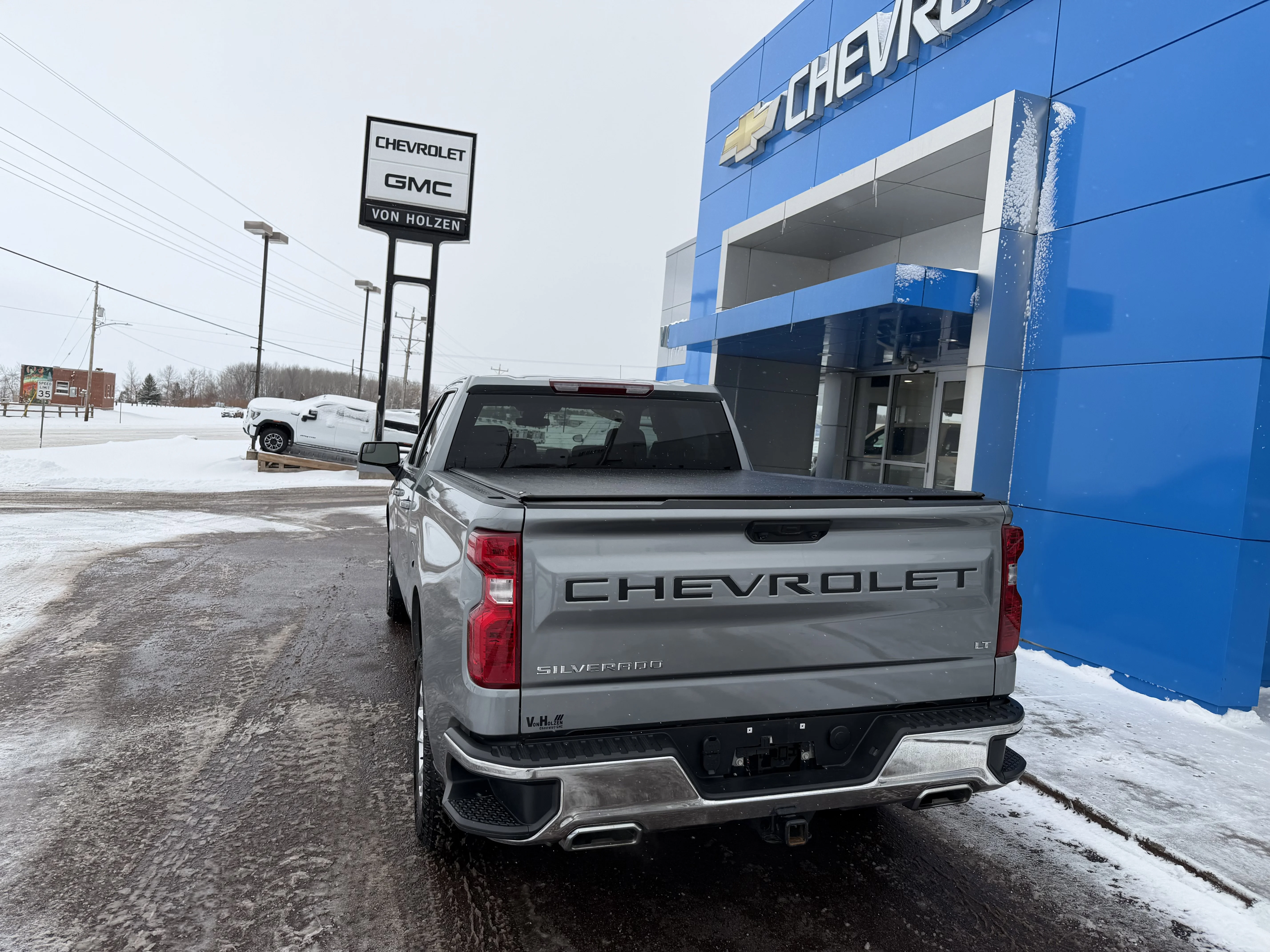 2025 Chevrolet Silverado 1500 LT - Photo 6