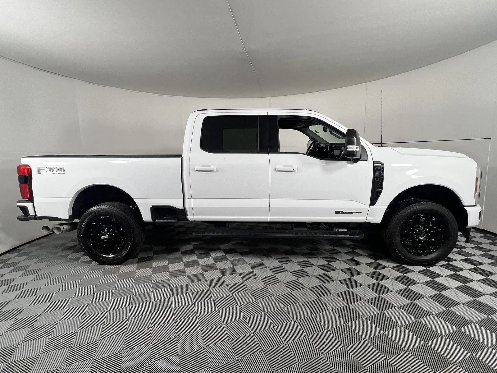 Used 2024 Oxford White Ford Lariat image 15