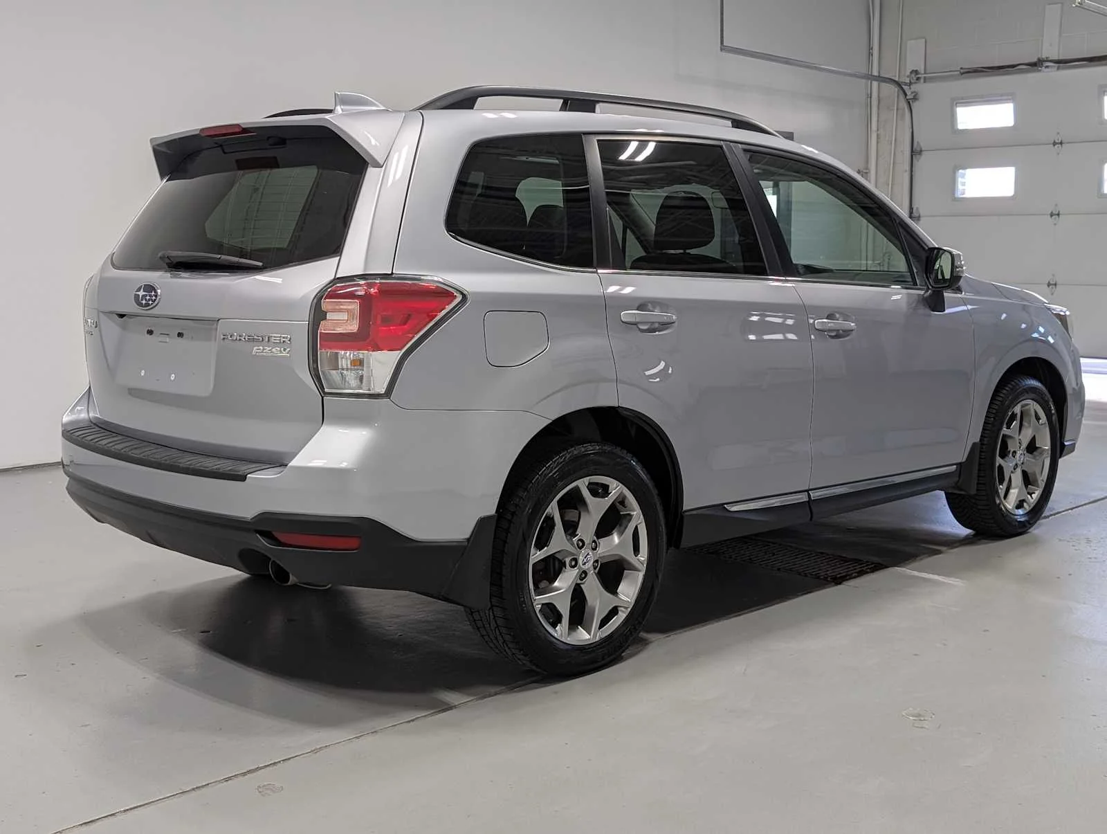 Used 2017 Ice Silver Metallic Subaru Touring image 8