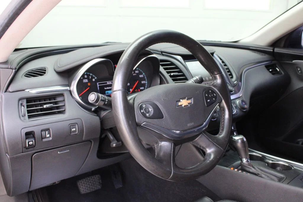 Used 2018 White Chevrolet LT image 2