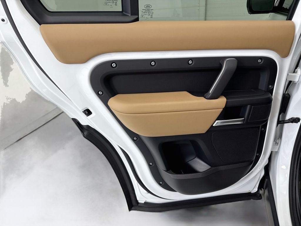Used 2026 Fuji White Land Rover S image 26