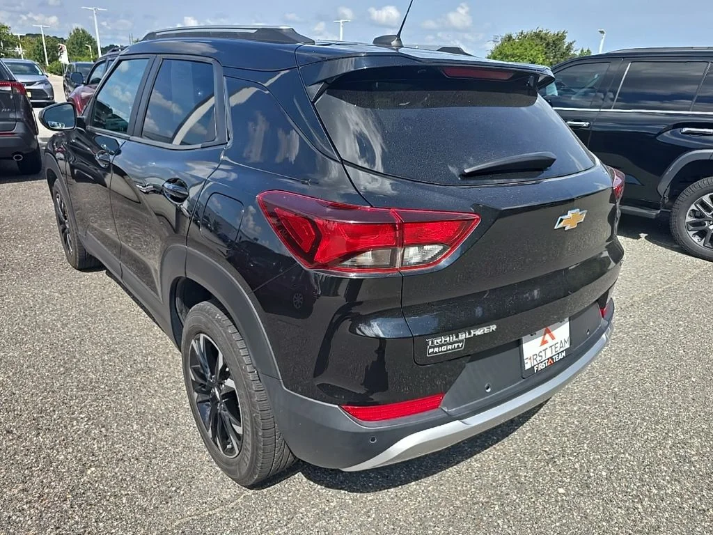 Used 2021 Black Chevrolet LT image 7
