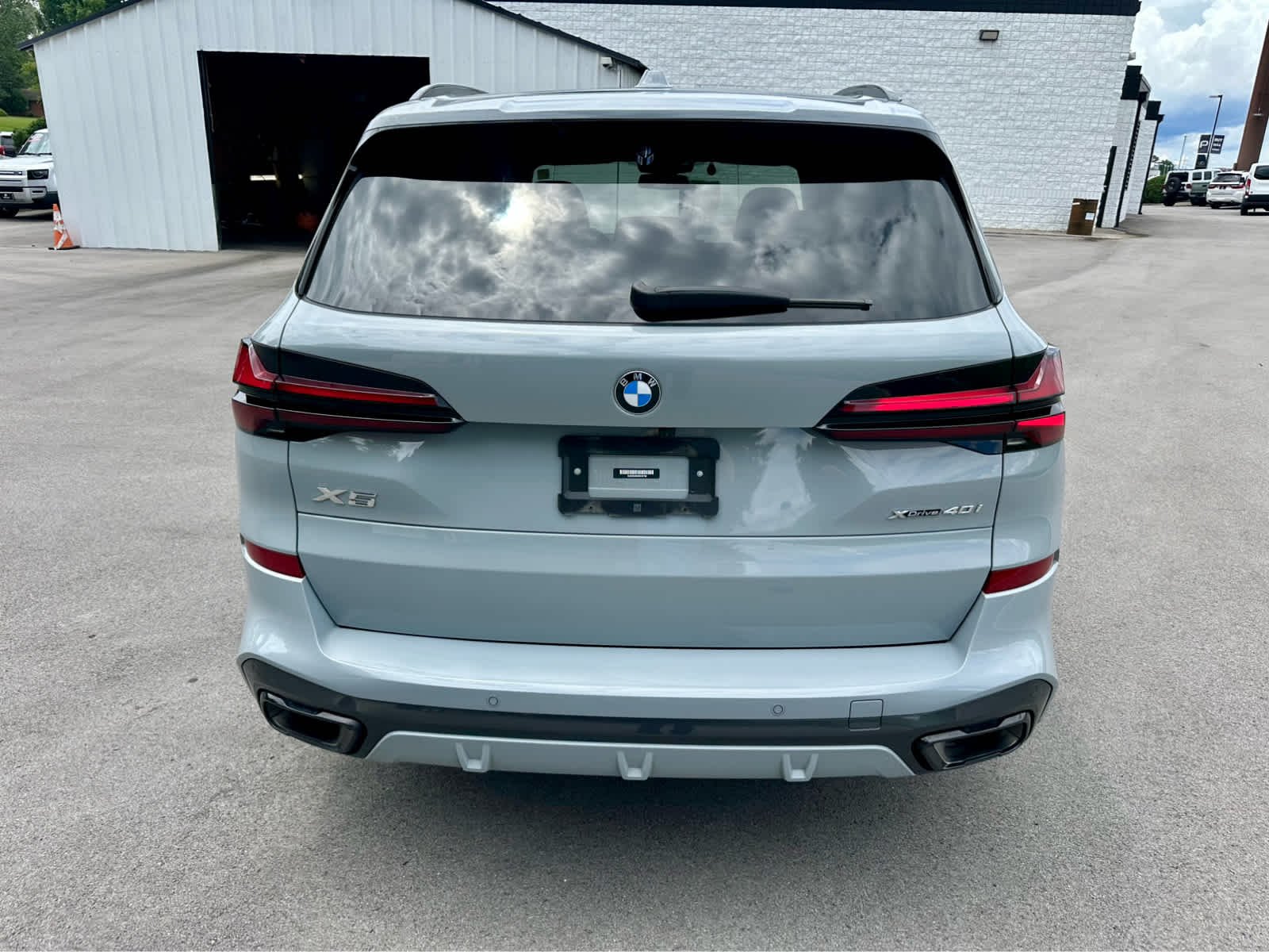 Used 2024 Brooklyn Grey Metallic BMW xDrive40i image 6