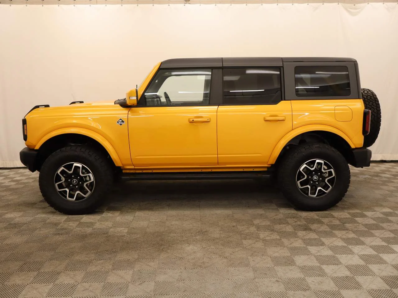 Used 2022 Orange Metallic Ford Outer Banks image 2