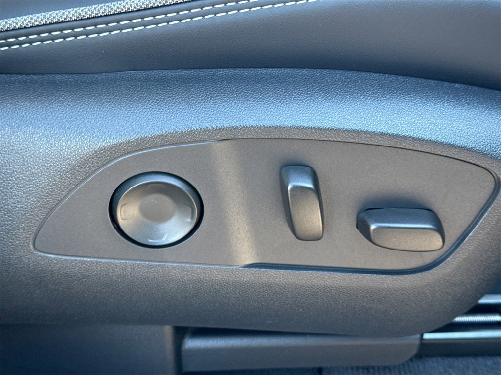 2025 GMC SIERRA - Image 40