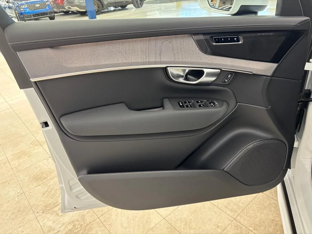 New 2026 Crystal White Volvo Ultra image 10