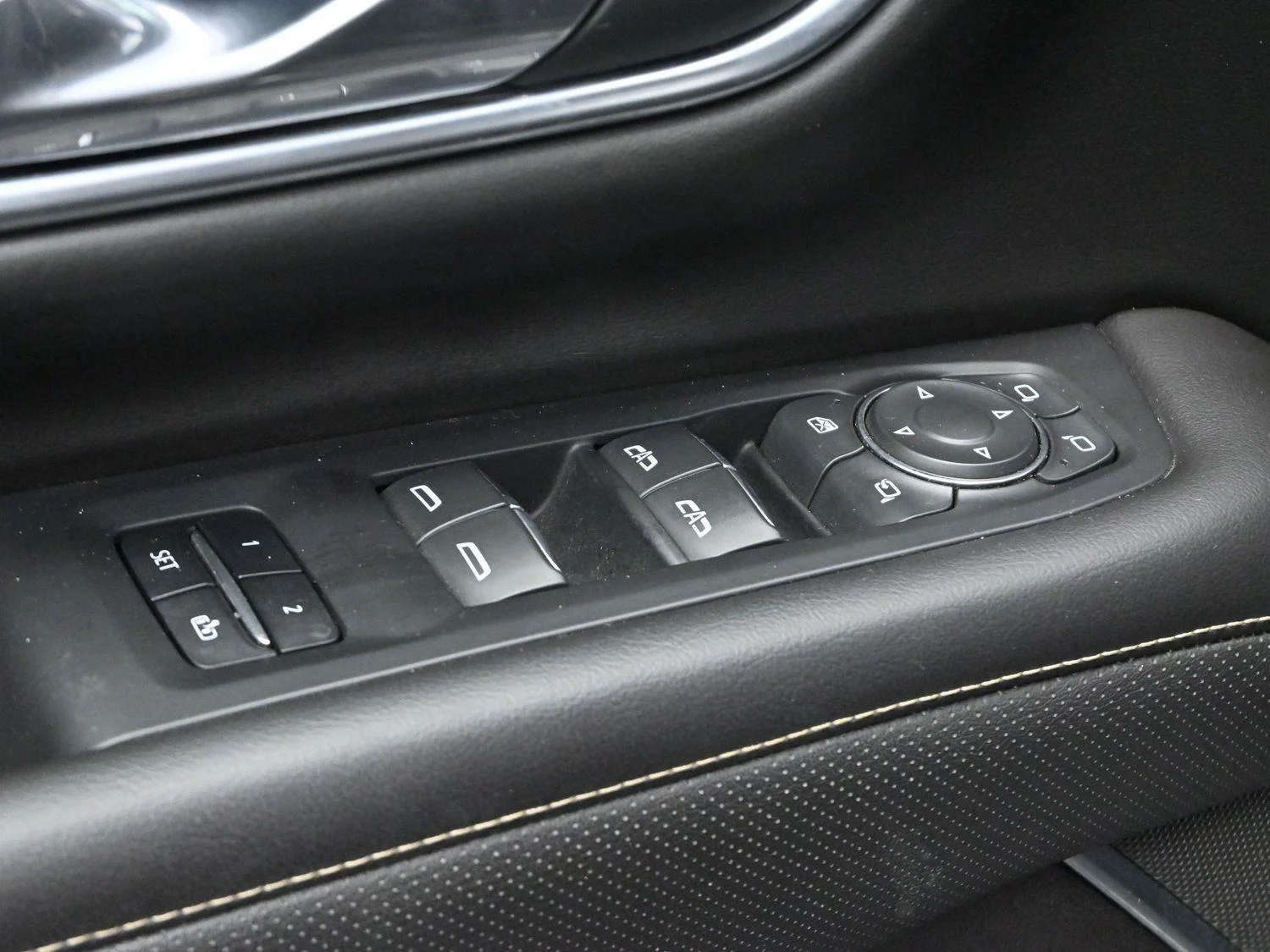 Used 2021 Black Chevrolet Premier image 14