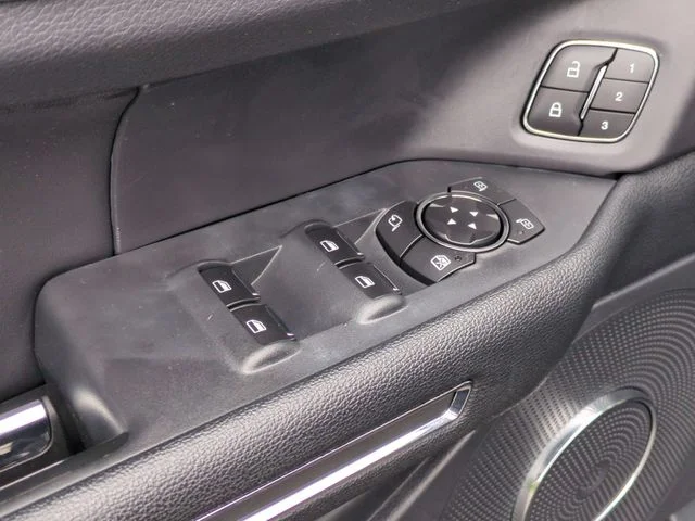 Used 2022 Black Ford XLT image 13