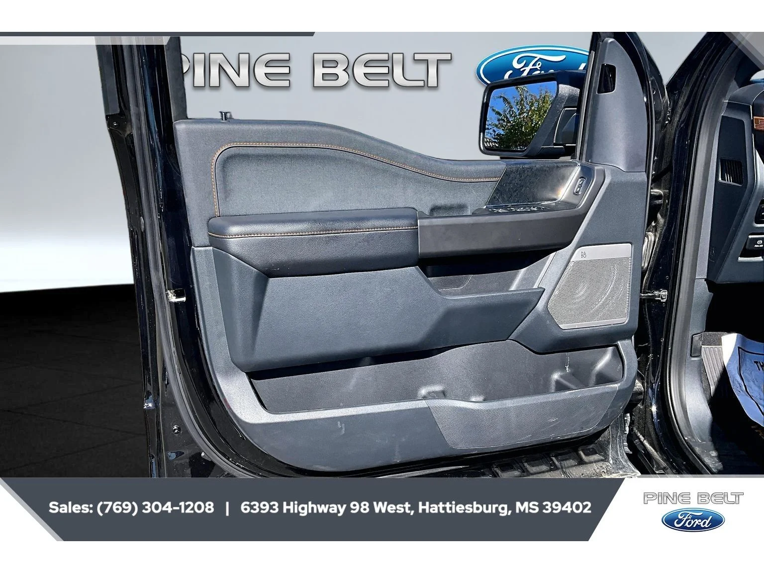 Used 2025 Agate Black Metallic Ford Tremor image 18