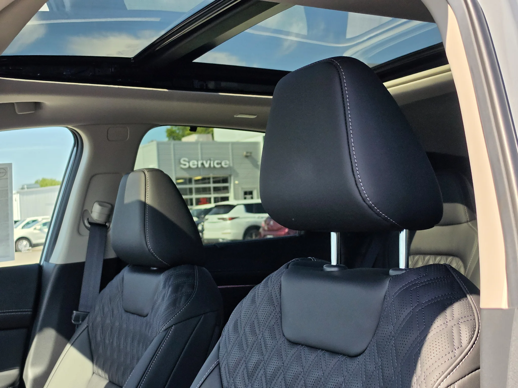 New 2026 Boulder Gray Pearl/Super Black Nissan Platinum image 22