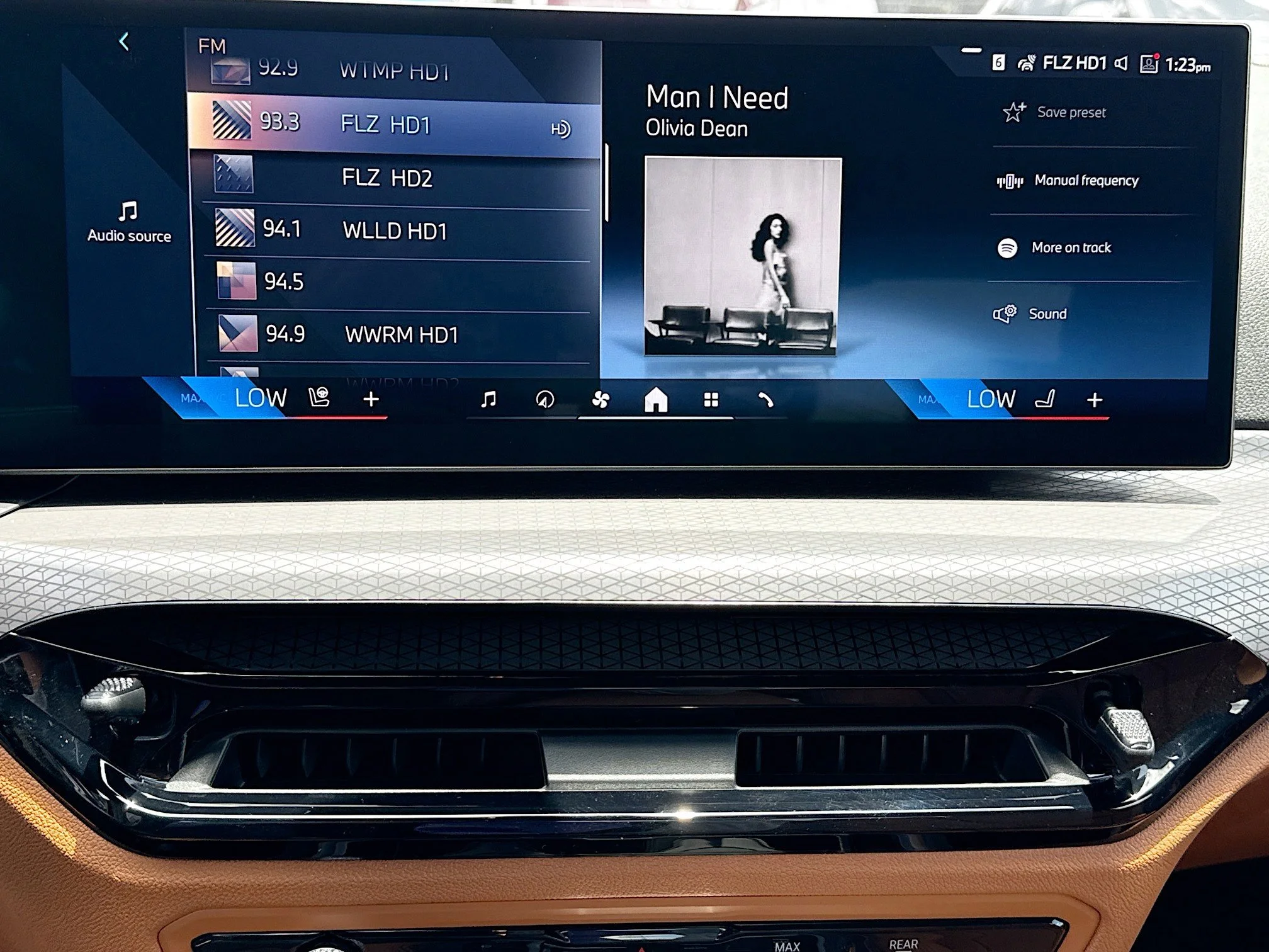 New 2026 Skyscraper Grey Metallic BMW 330i xDrive image 32