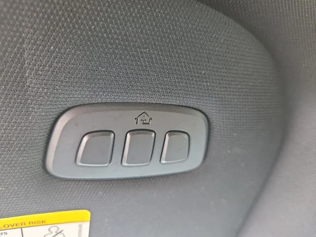 Used 2021 White Ford Lariat image 33