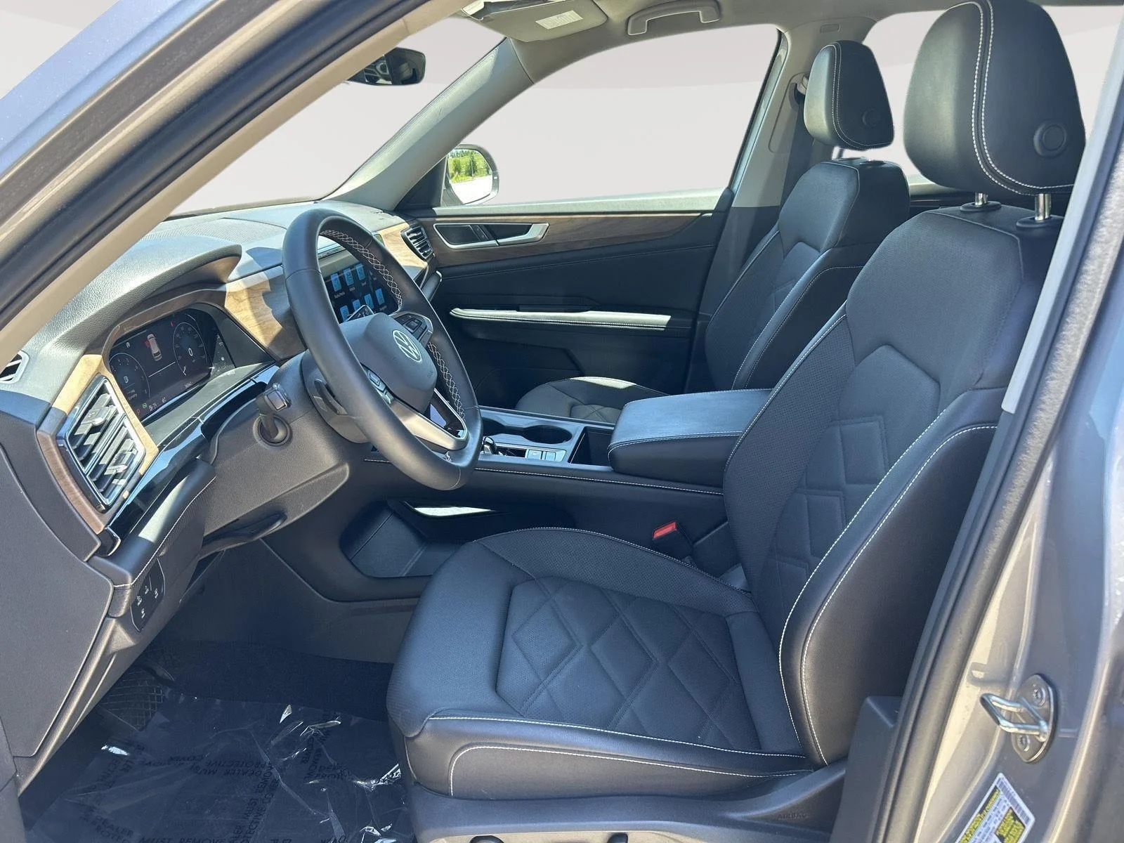 Certified Used 2024 SILVER Volkswagen 2.0T SE image 6