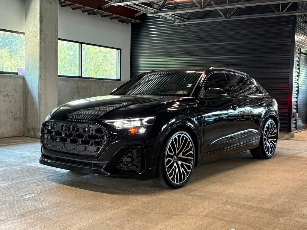 2024 Audi SQ8 Prestige's photo