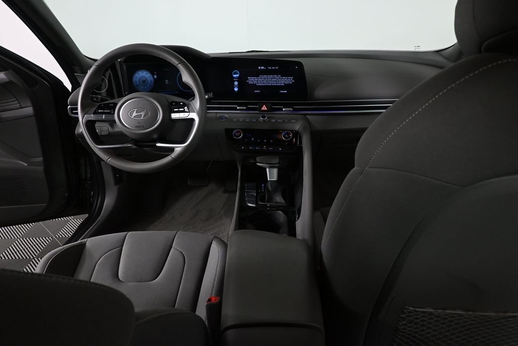 Used 2024 Gray Hyundai SEL image 16
