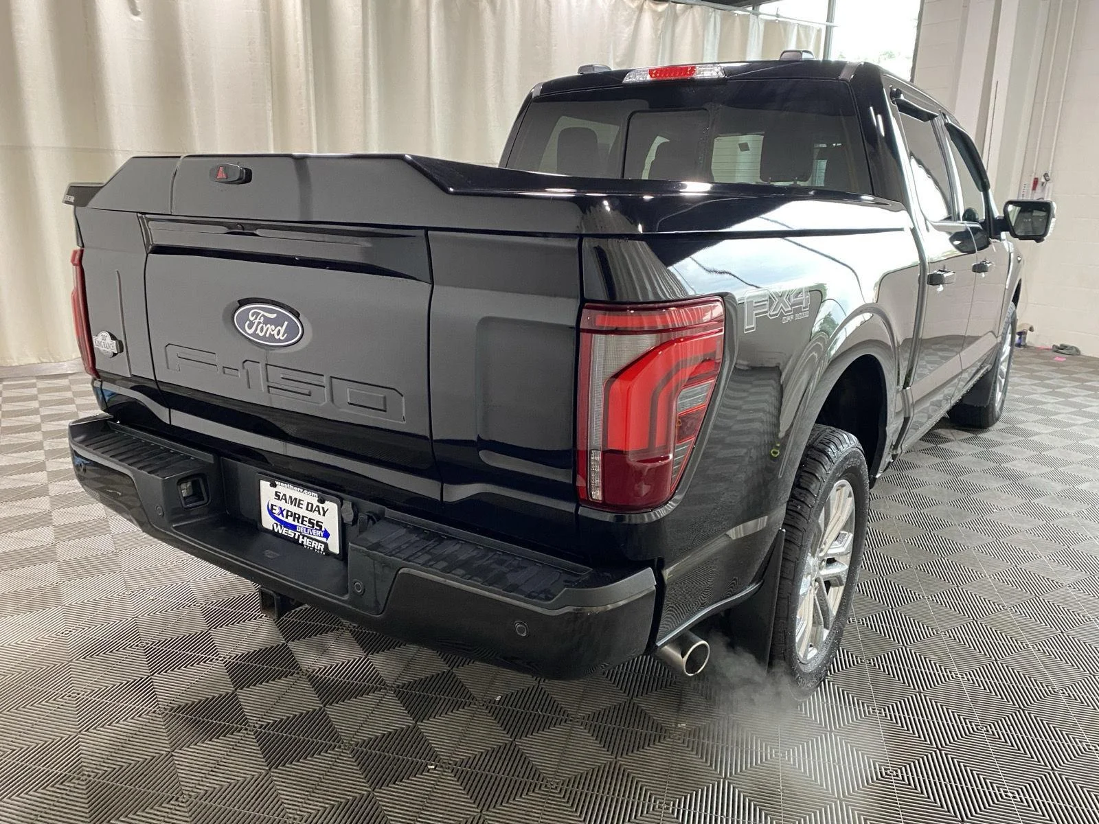 Used 2024 Black Metallic Ford King Ranch image 15