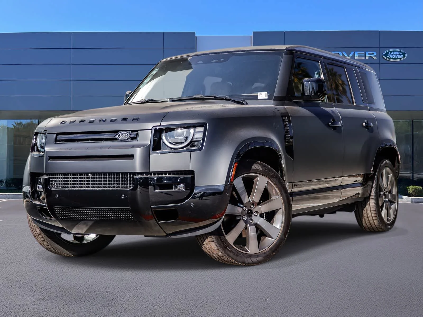 2026 Land Rover Defender 110 V8 P525's photo