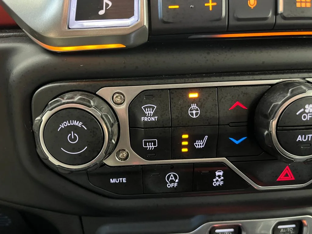 Used 2018 Silver Jeep Unlimited Rubicon image 8