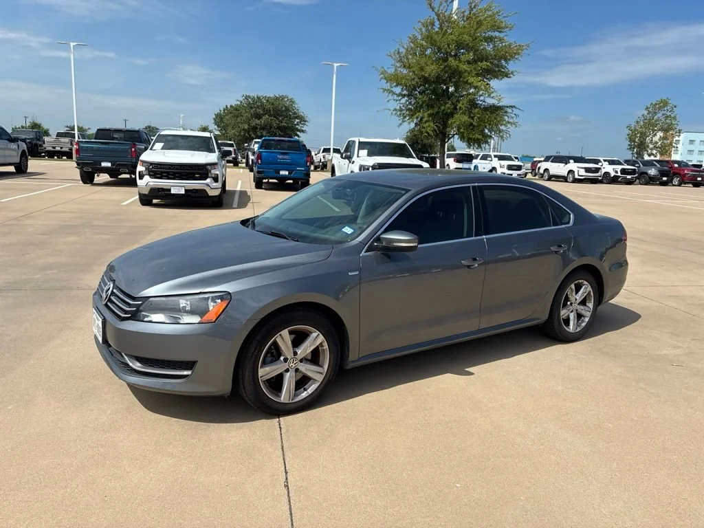 Used 2014 Gray Volkswagen 1.8T Wolfsburg Edition image 1