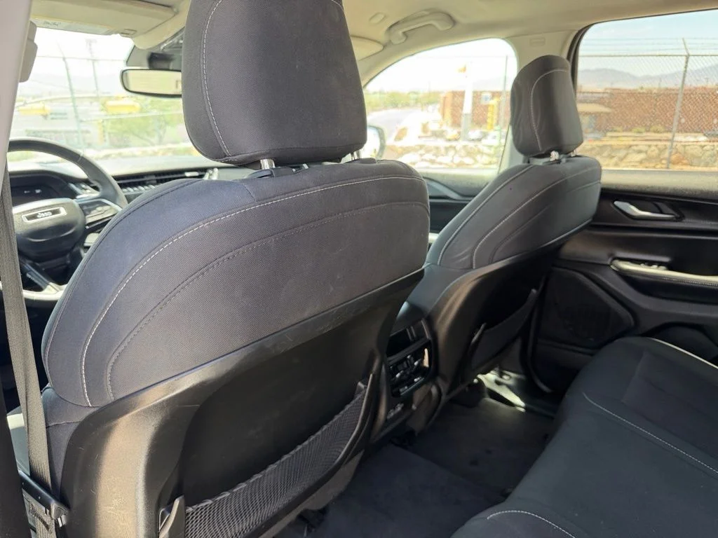 Used 2023 White Jeep Laredo image 17