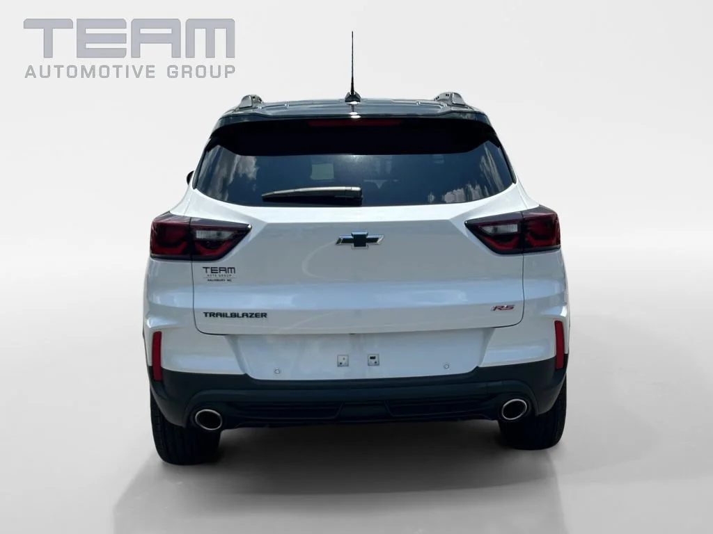 New 2026 Iridescent Pearl Tricoat Chevrolet RS image 6