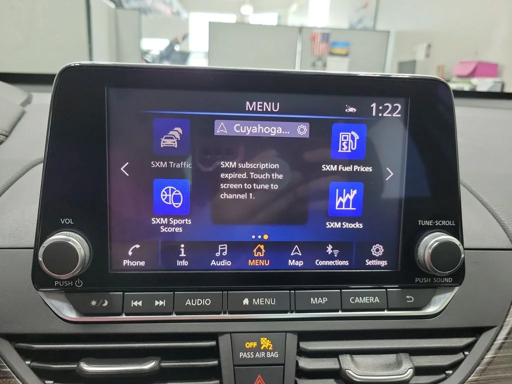 Used 2020 Silver Nissan 2.5 SL image 46