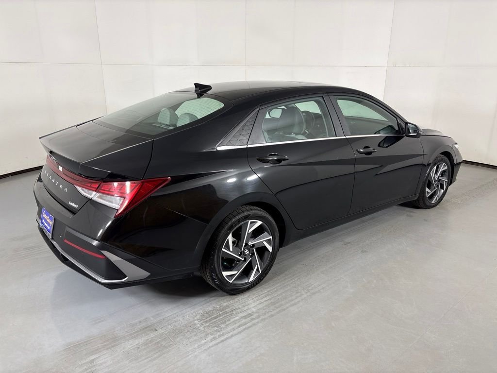 Used 2024 Black Hyundai Limited image 8