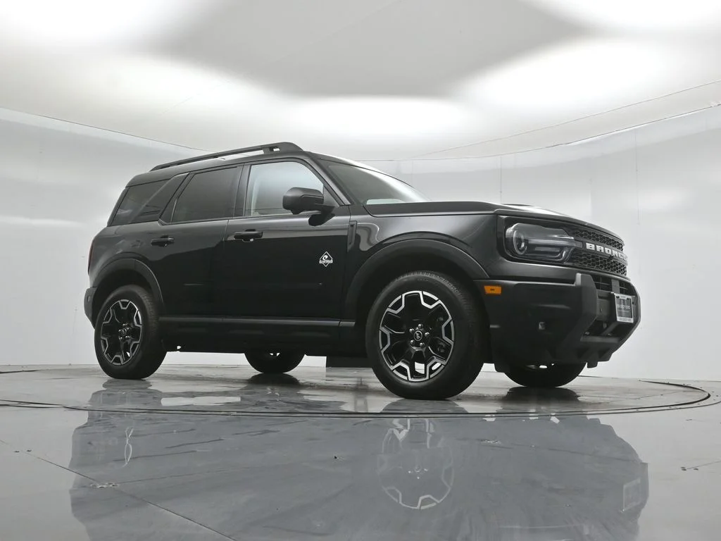 Certified Used 2025 Black Ford Outer Banks image 4