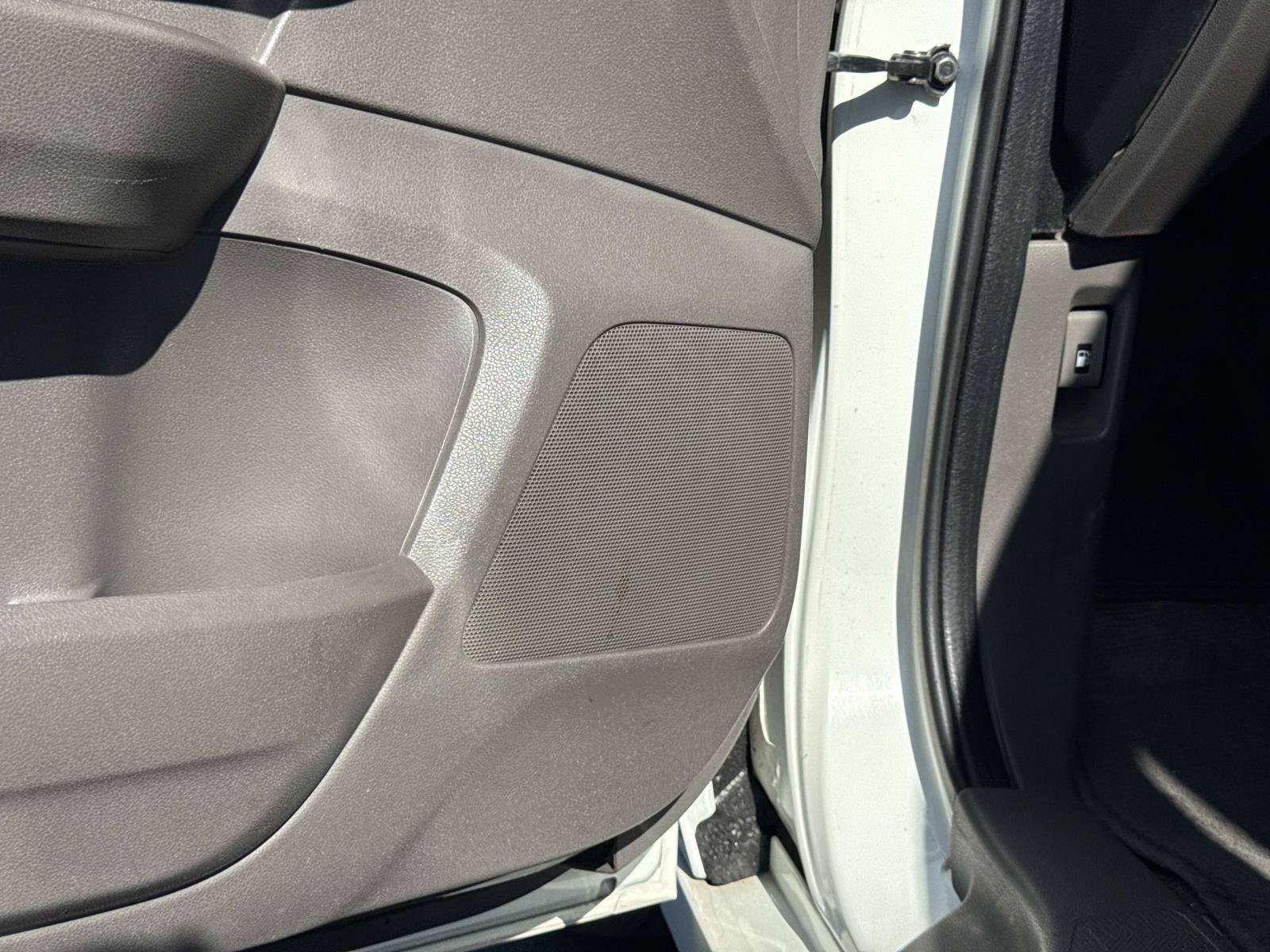 Used 2015 White Diamond Pearl Honda  image 21