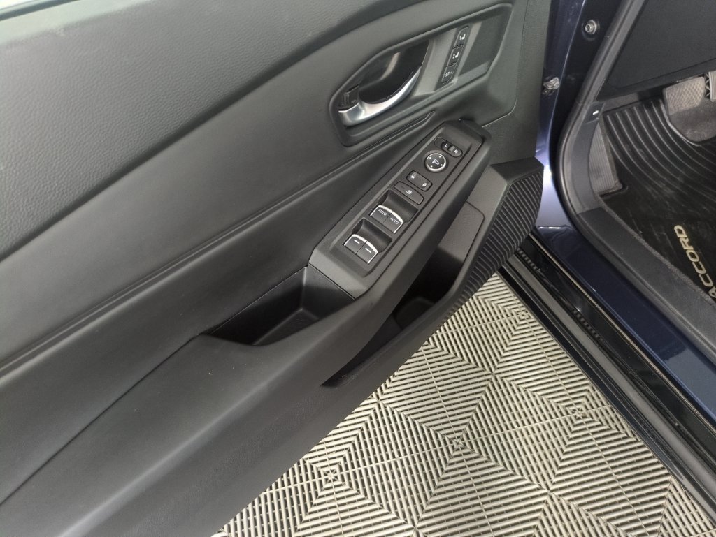 2024 Honda Accord Hybrid EX-L - Photo 17