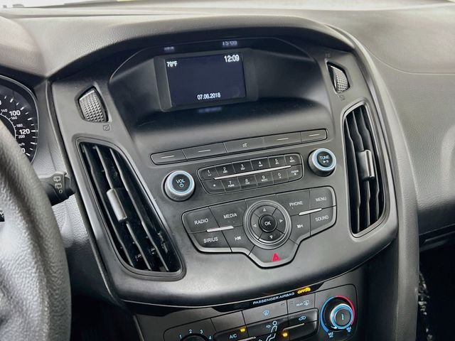 2018 Ford Focus SE - Photo 16