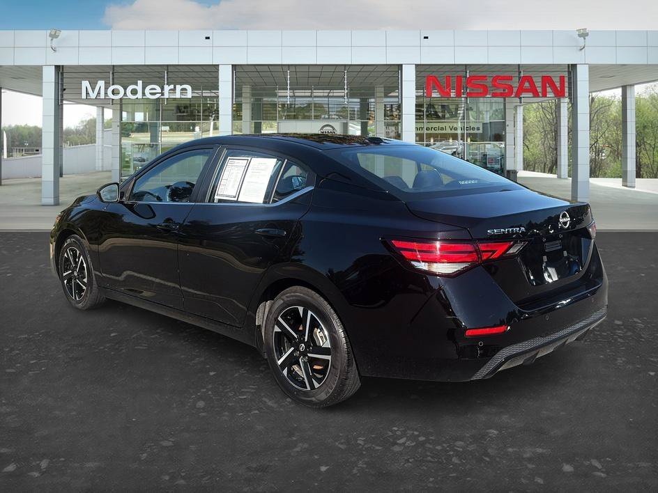 Used 2025 Super Black Nissan SV image 3