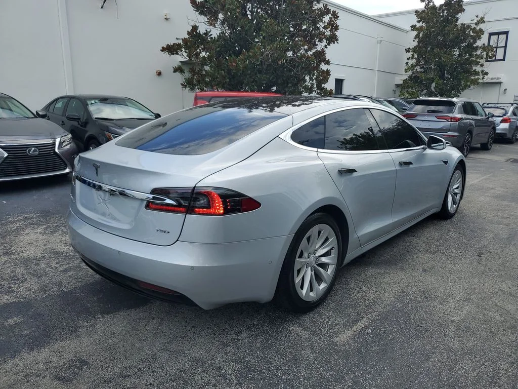 Used 2018 Gray Tesla  image 6