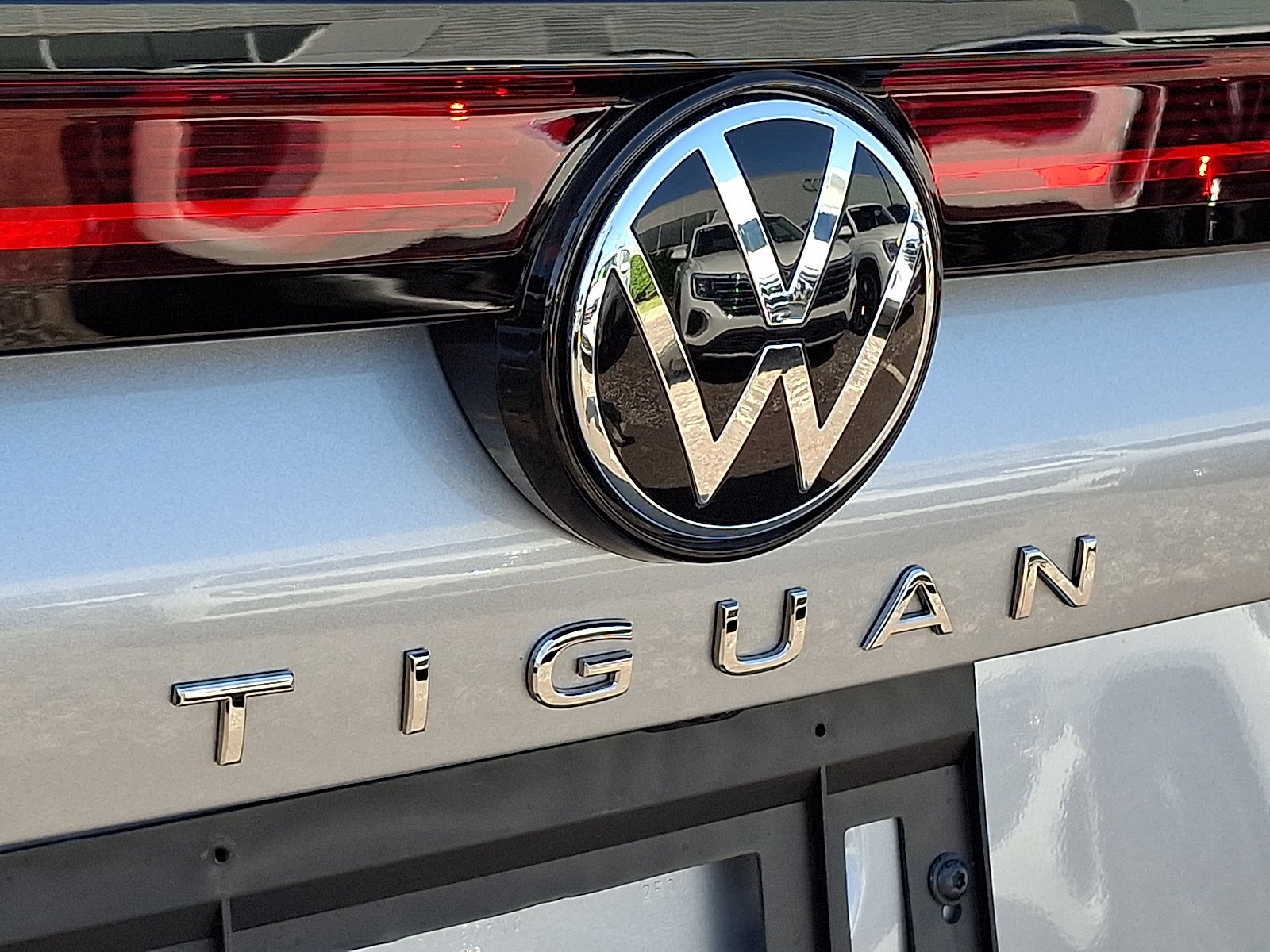 Used 2025 Pyrite Silver Metallic   K2k2 Volkswagen S image 30