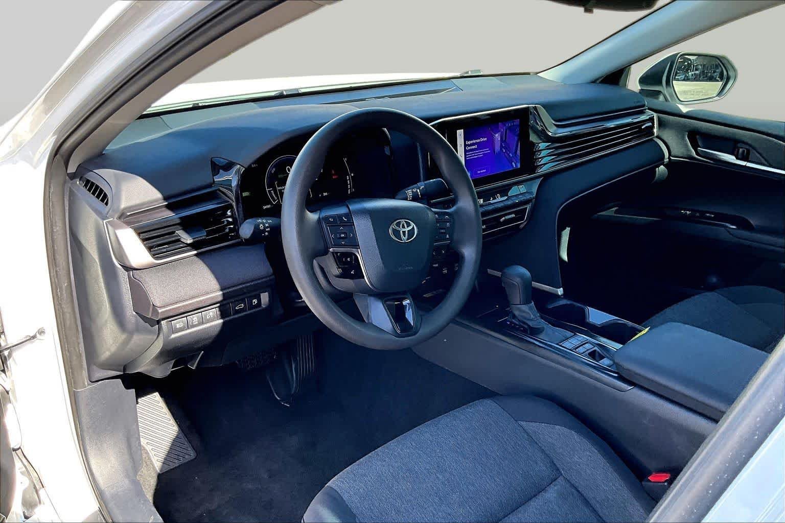 Certified Used 2025 Ice Toyota LE image 18