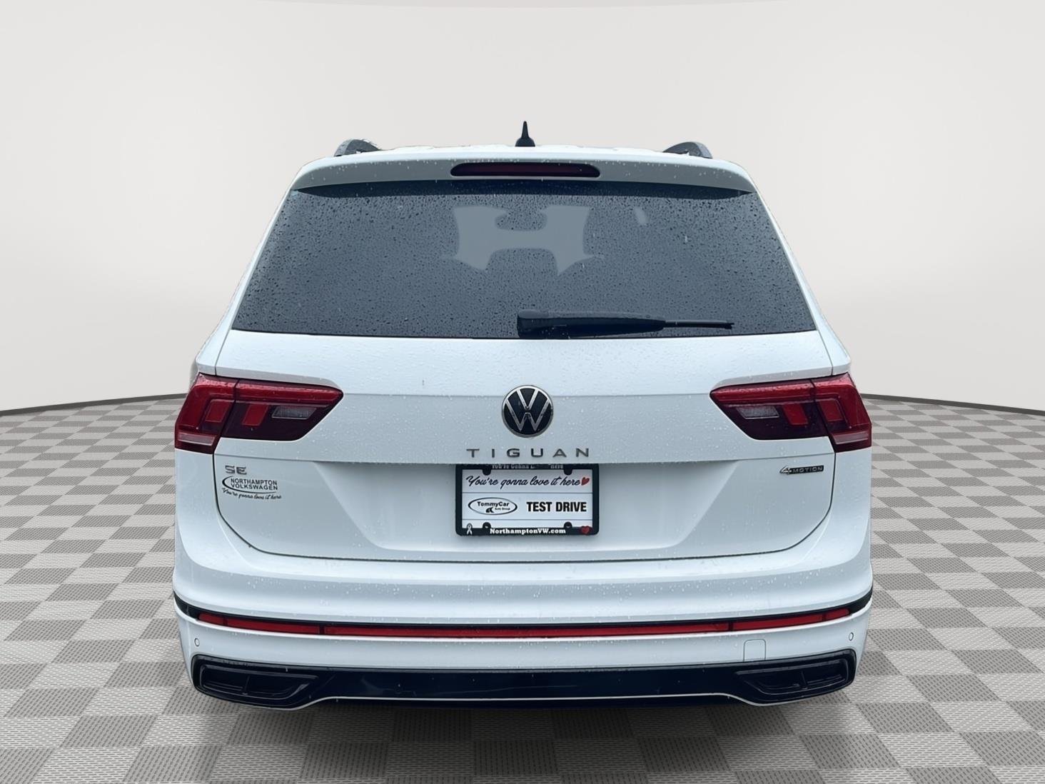 Used 2022 Oryx White Pearl Volkswagen SE R-Line Black image 6