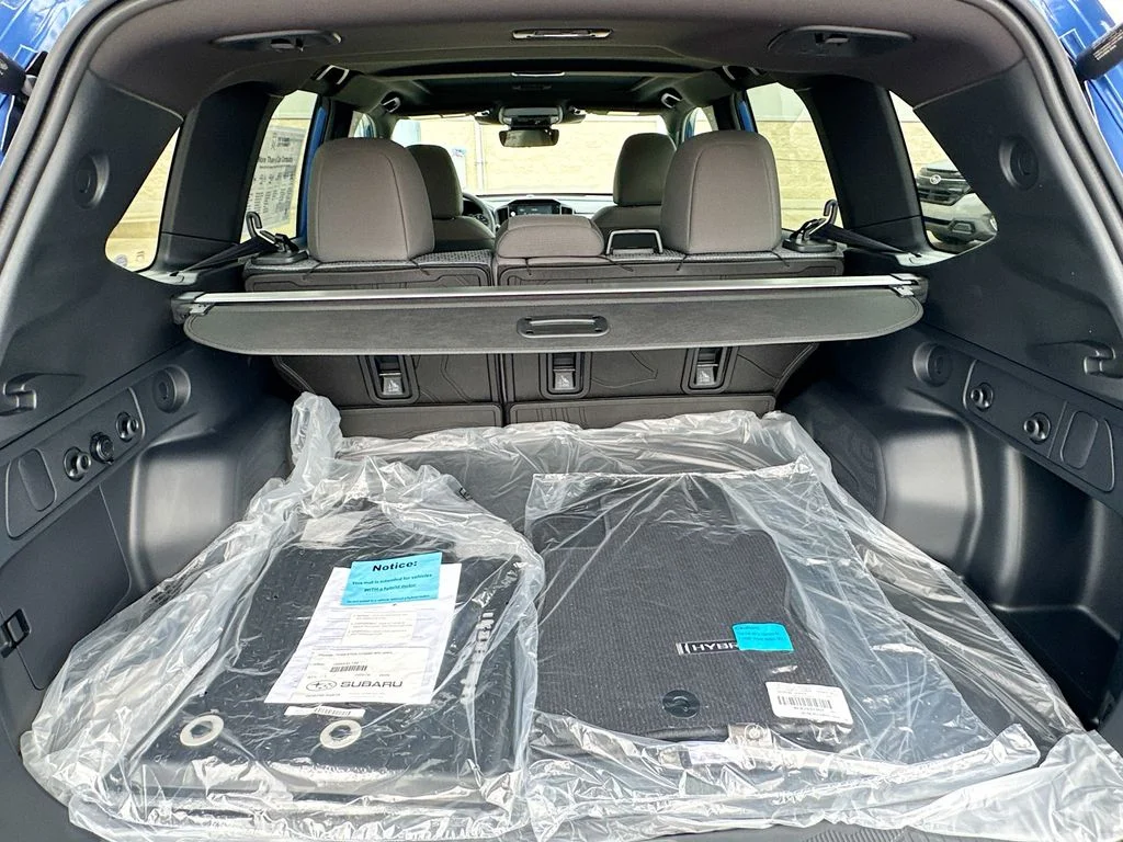 New 2026 DAYBREAK BLUE PEARL Subaru Premium Hybrid image 33